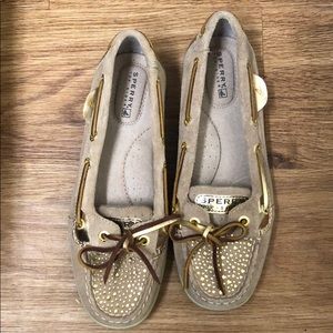 NWT Sperry